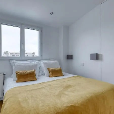 Classy, New & Large Designed - 16 Apartment