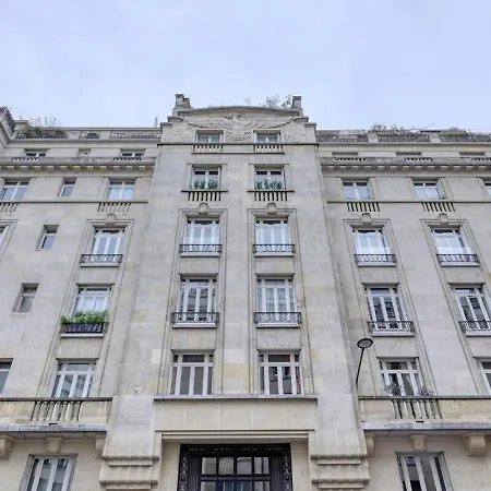 Classy, New & Large Designed - 16 Apartment Paris