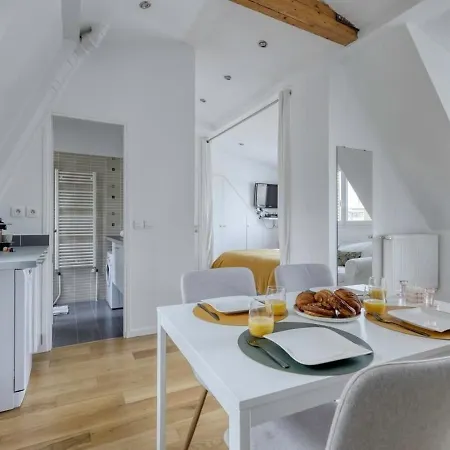 Classy, New & Large Designed - 16 Paris