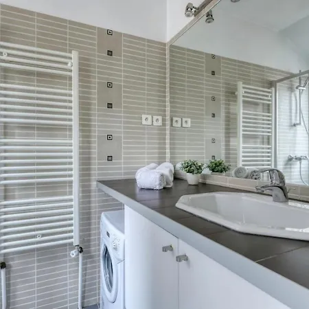 Classy, New & Large Designed - 16 Párizs